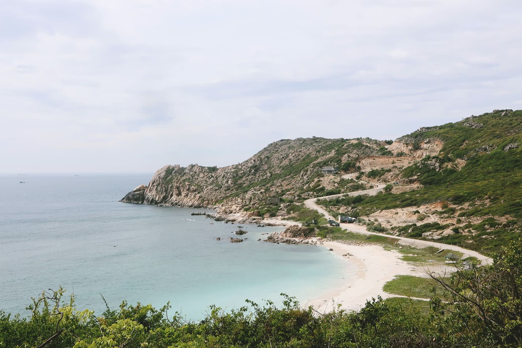 Bay Chuyên Cơ Từ TP. Hồ Chí Minh Đến Vịnh Cam Ranh Cùng JetVina