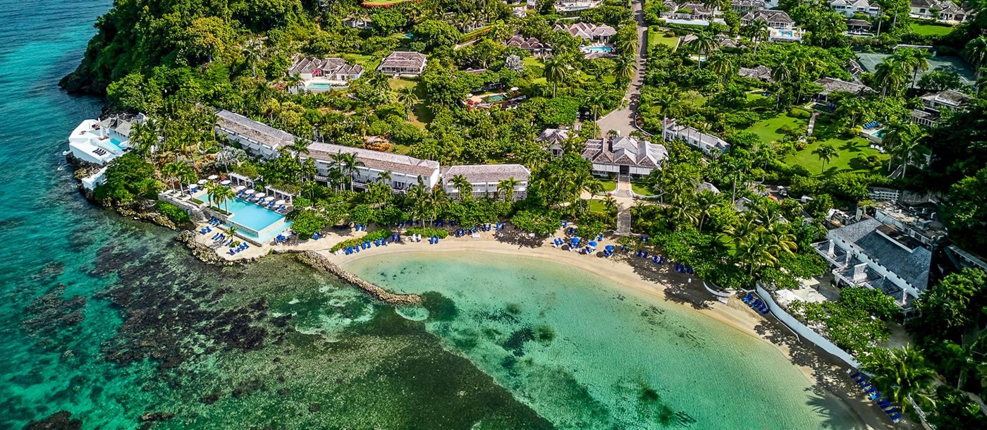 Đặt chuyên cơ tới Round Hill, Jamaica: Di Sản Của Giới Tinh Hoa và Hành Trình Xuyên Lục Địa Bằng Chuyên Cơ